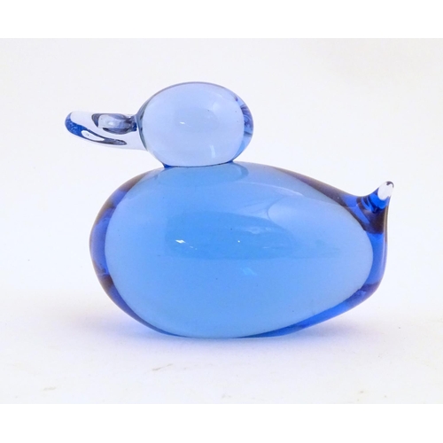 189 - A retro pale blue art glass model of a duck 5