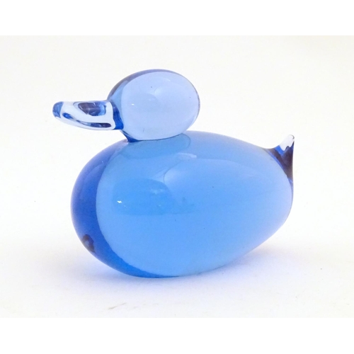 189 - A retro pale blue art glass model of a duck 5