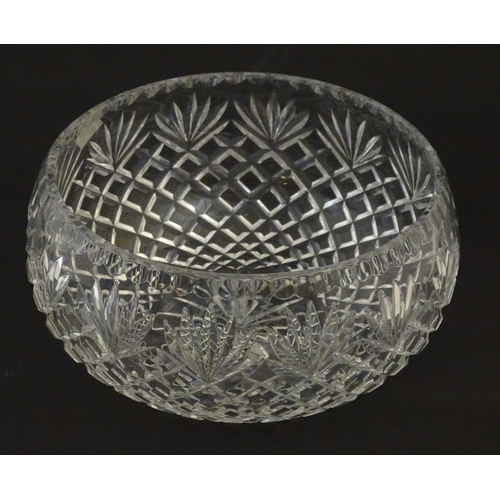 207 - An Edinburgh Crystal glass fruit bowl with corporate commemorative engraving for ' Trend communicati... 