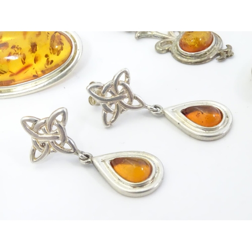 575 - Assorted silver and white metal jewellery set with amber coloured cabochons etc