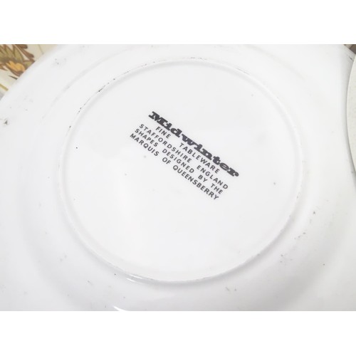 81 - A quantity of Midwinter ceramics to include the pattern Stonehenge