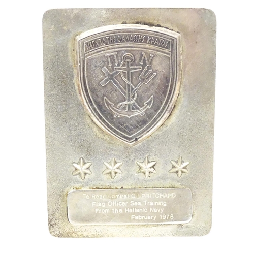 1031 - Militaria: a Greek silver desk placard, bearing the insignia of the Hellenic Navy above four stars a... 