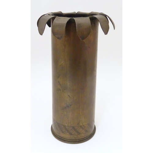 1021 - Militaria: a WWI / First World War / World War 1 brass 13pdr artillery shell case Trenchart vase, de... 