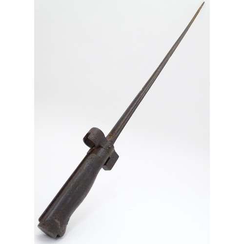 1023 - Militaria: a French WWI / First World War / World War 1 M1886/93/16 Lebel – Mannlicher Berthier Bayo... 