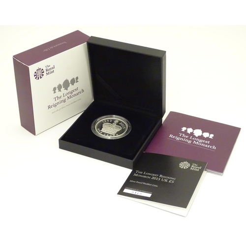 993 - Coin: A Royal Mint 2015 limited edition sterling silver five pounds piedfort proof coin, commemorati... 