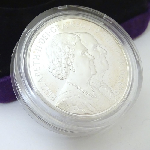 997 - Coin: A Royal Mint 2007 limited edition sterling silver five pounds piedfort proof coin, commemorati... 