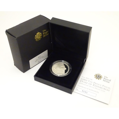 999 - Coin: A Royal Mint 2011 limited edition sterling silver five pounds piedfort proof coin, commemorati... 