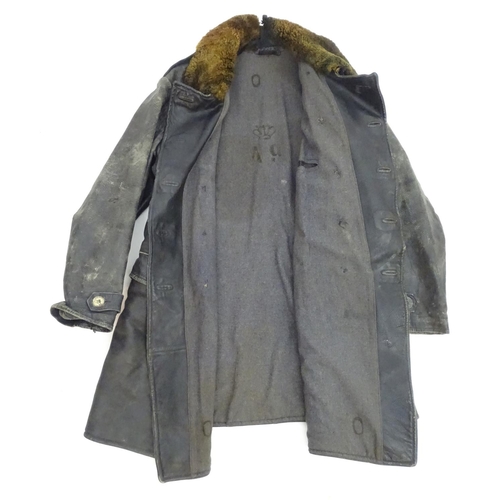 1044 - Militaria: a circa WWII / Second World War / World War 2 Swedish Army long leather greatcoat with la... 