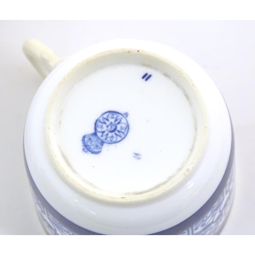 199 - A quantity of assorted ceramics, to include a Worcester blue and white cup and saucer, a Royal Worce... 