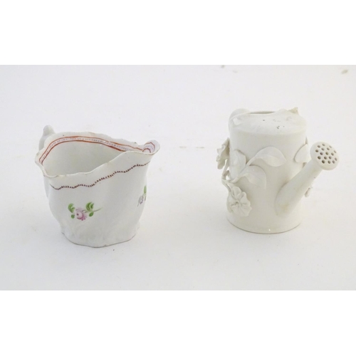 199 - A quantity of assorted ceramics, to include a Worcester blue and white cup and saucer, a Royal Worce... 