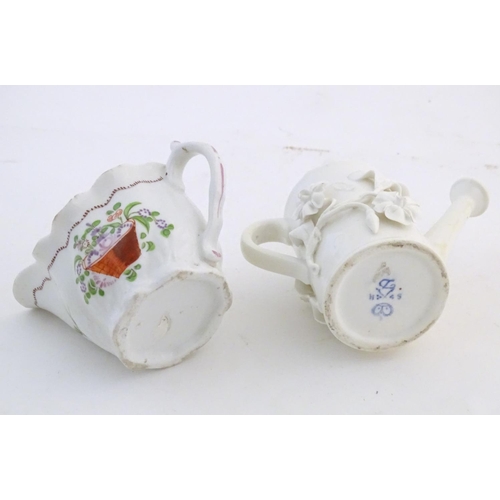 199 - A quantity of assorted ceramics, to include a Worcester blue and white cup and saucer, a Royal Worce... 