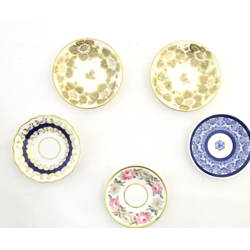 199 - A quantity of assorted ceramics, to include a Worcester blue and white cup and saucer, a Royal Worce... 