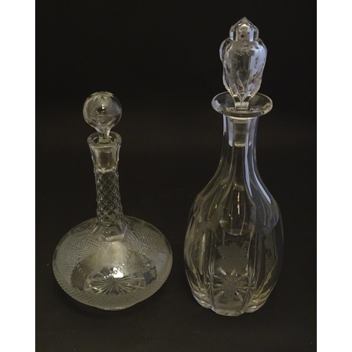 264 - A Victorian glass onion decanter, decorated with fine diamond and pearl string cuts with etched hone... 