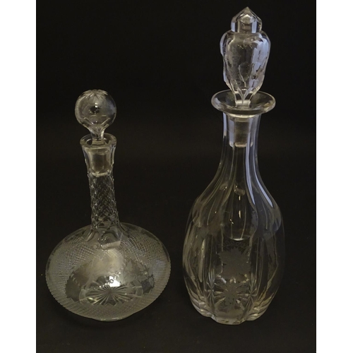 264 - A Victorian glass onion decanter, decorated with fine diamond and pearl string cuts with etched hone... 