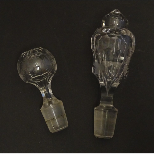 264 - A Victorian glass onion decanter, decorated with fine diamond and pearl string cuts with etched hone... 