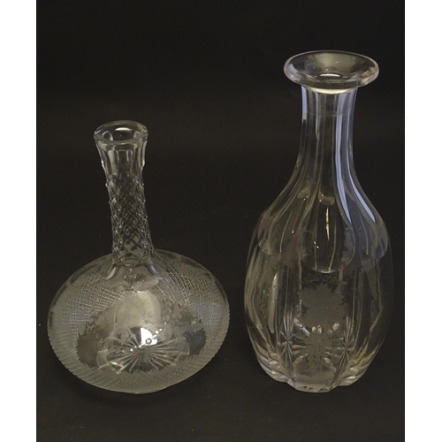 264 - A Victorian glass onion decanter, decorated with fine diamond and pearl string cuts with etched hone... 