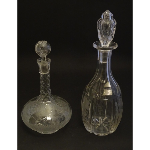 264 - A Victorian glass onion decanter, decorated with fine diamond and pearl string cuts with etched hone... 