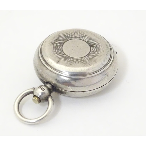 322 - A silver sovereign case, hallmarked Birmingham 1905, maker Aaron Lufkin Dennison. Approx 1 3/4