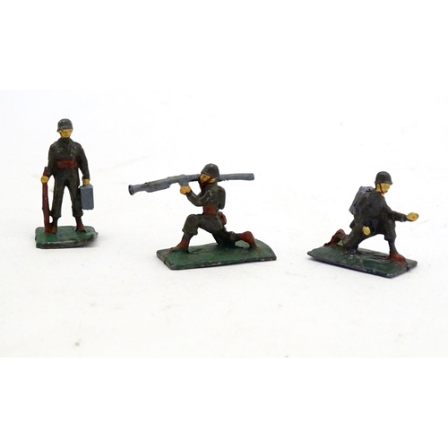 1500 - Toys: A quantity of Union of South Africa small scale hand painted lead military figures / toy soldi... 