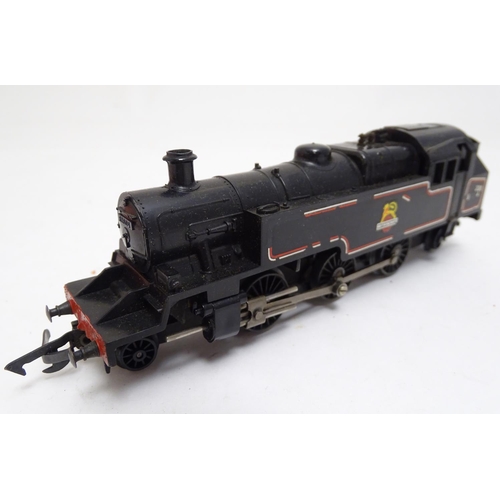 1523 - Toys: A trio of Triang Railways OO gauge models, comprising an R59 2-6-2 Tank Loco black livery (box... 