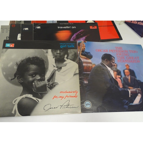 1532 - A collection of 20thC 33 rpm Vinyl records / LPs - Jazz, comprising: Oscar Peterson: Keyboard, The O... 