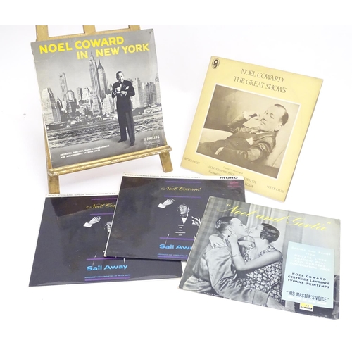 1537 - A collection of 20thC 33 rpm Vinyl records / LPs, Noel Coward, comprising: Noel Coward in New York, ... 