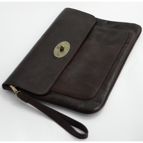 1576 - Vintage fashion accessories : A brown leather Mulberry Bayswater laptop sleeve. 14 3/4