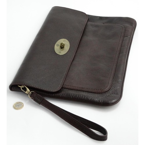 1576 - Vintage fashion accessories : A brown leather Mulberry Bayswater laptop sleeve. 14 3/4