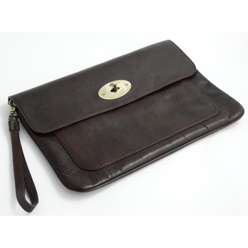 1576 - Vintage fashion accessories : A brown leather Mulberry Bayswater laptop sleeve. 14 3/4