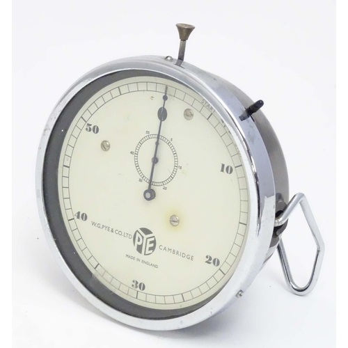 2285 - A desk top stop watch by W. G Paye & Co/ Ltd. Cambridge. Approx 6