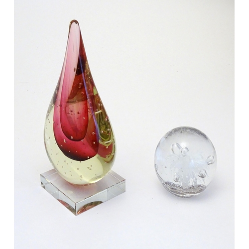 263 - A Murano sommerso glass teardrop on stand together with a paperweight. The tallest 8 3/4