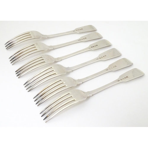 315 - A set of 5 silver fiddle pattern table forks hallmarked London 1824 maker Richard Poulden together w... 