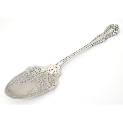 321 - A silver jam / preserve spoon, hallmarked Sheffield 1903 maker J & J Maxfield Ltd. Approx 5