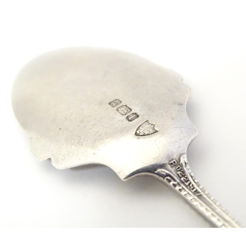 321 - A silver jam / preserve spoon, hallmarked Sheffield 1903 maker J & J Maxfield Ltd. Approx 5