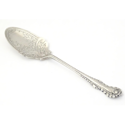 321 - A silver jam / preserve spoon, hallmarked Sheffield 1903 maker J & J Maxfield Ltd. Approx 5