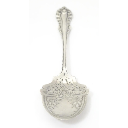 321 - A silver jam / preserve spoon, hallmarked Sheffield 1903 maker J & J Maxfield Ltd. Approx 5