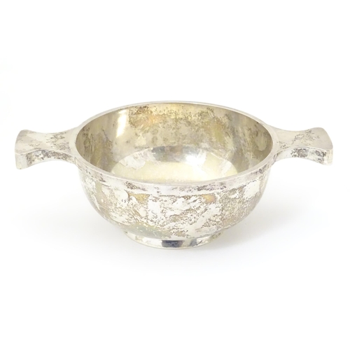 337 - An Art Deco silver quaich hallmarked Birmingham 1936, maker G. S. Twist. Approx. 6 1/2