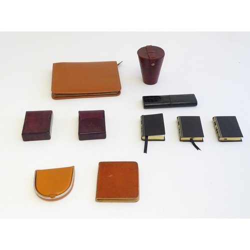 1337 - A quantity of 20thC and later leather items to include spectacles / glasses case, beaker case, cigar... 