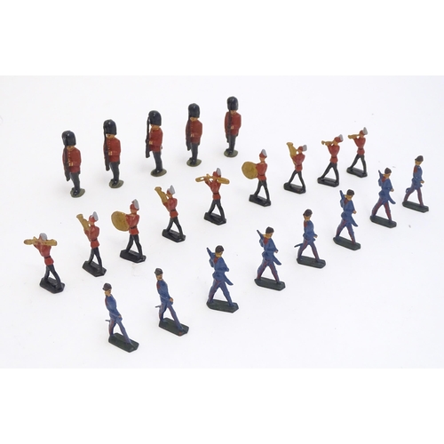 1491 - Toys: A quantity of lead models of marching band soldiers with instruments, Queen's Guard guardsmen,... 