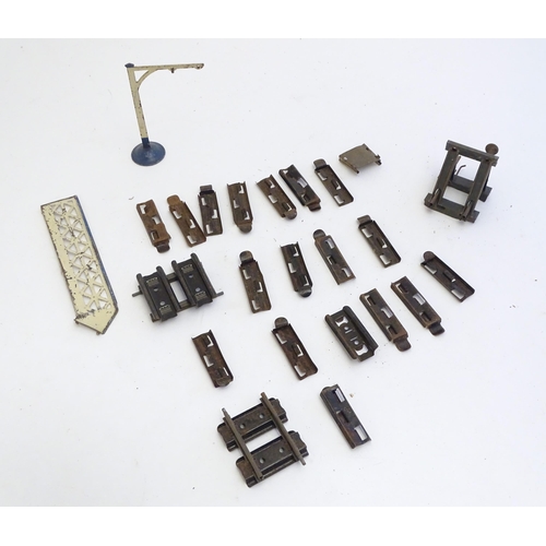 1499 - Toys: A quantity of assorted Hornby Meccano O and OO gauge rolling stock / trains and railway access... 