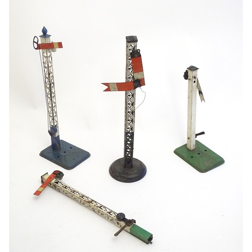 1499 - Toys: A quantity of assorted Hornby Meccano O and OO gauge rolling stock / trains and railway access... 