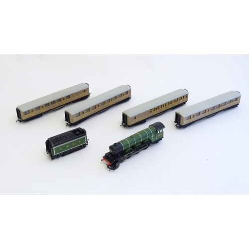 1520 - Toys: A Hornby electric OO gauge train set, comprising the LNER 4-6-2 locomotive the Flying Scotsman... 