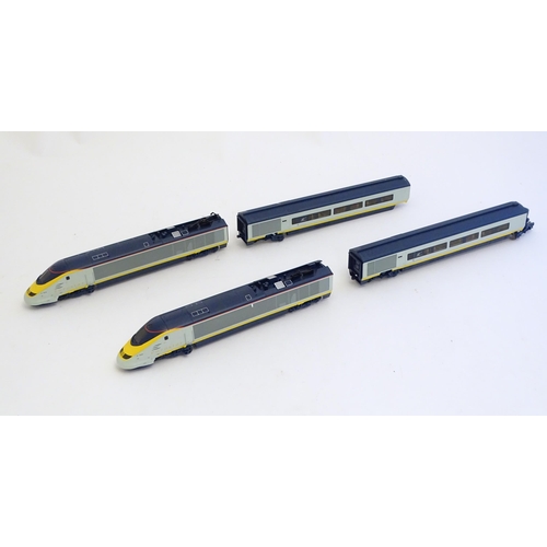 1521 - Toys: A Hornby electric OO gauge Eurostar train set, comprising the Eurostar driving unit, passenger... 