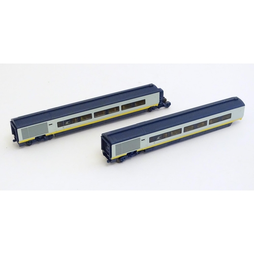 1521 - Toys: A Hornby electric OO gauge Eurostar train set, comprising the Eurostar driving unit, passenger... 