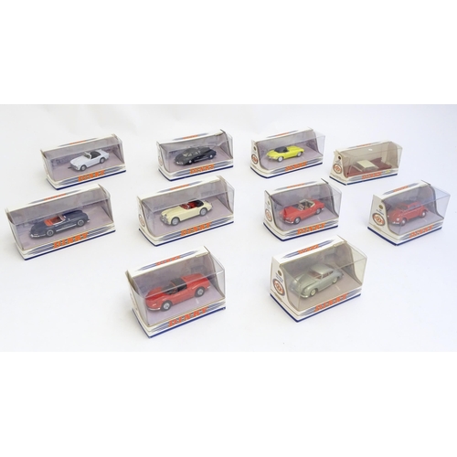 1522 - Toys: A quantity of Matchbox die cast scale model cars / vehicles, The Dinky Collection comprising 1... 