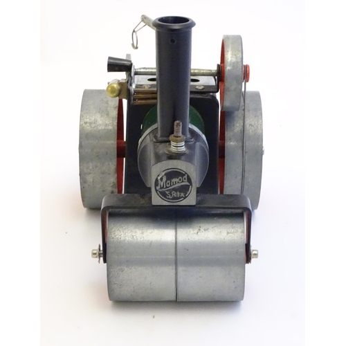 1524 - Toys: A Mamod SR1A steam roller, boxed. Box approx. 7 1/2