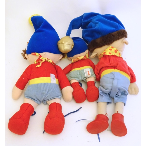 1525 - Toys: A large quantity of Enid Blyton's Noddy toys and memorabilia to include various models of Nodd... 