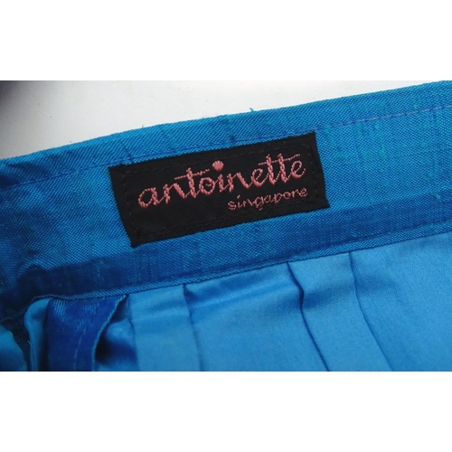 1557 - Vintage clothing / fashion: A quantity of handmade tailored outfits from Antoinette of Singapore, to... 