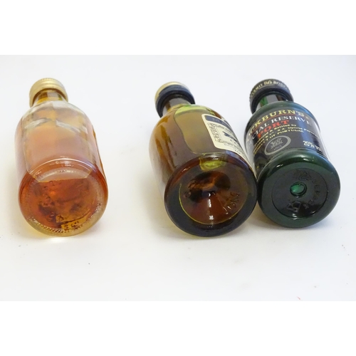 1460 - A quantity of miniature spirit bottles to include Glenfiddich special reserve malt whisky, Drambuie,... 