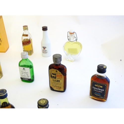 1460 - A quantity of miniature spirit bottles to include Glenfiddich special reserve malt whisky, Drambuie,... 